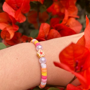 The Sunset Bracelet ! Cute summer bracelets to light up any outfit! Preppy summer bracelet