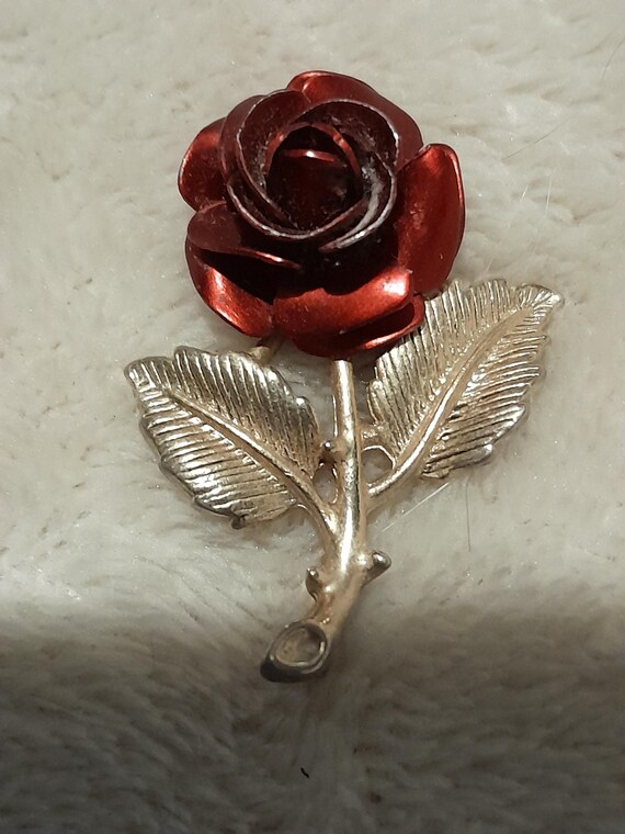 Gorgeous Red Rose Gold Pendant - image 1
