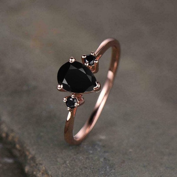 Black Onyx ring, pear cut gemstone ring, sterling silver, engagement ring, Statement Ring, 3 Stones Ring, Wedding Band, 14kRose Gold Ring