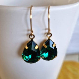 Bridesmaids Earrings, green color, Bridal gold earrings, Wedding, Boho, Flower, Girls Gifts, Nature, Sunflower earrings, emerald jewelery