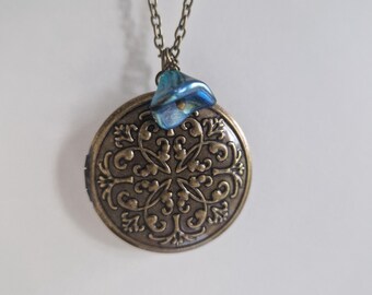 Personalized Photo locket, Vintage brass Photo Locket blue flower, Gift for Mom, Women's Necklace