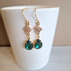 Bridesmaids Earrings, green art deco color, Bridal gold earrings, Wedding, Boho, Flower, Girls Gifts, emerald earrings, emerald jewelery
