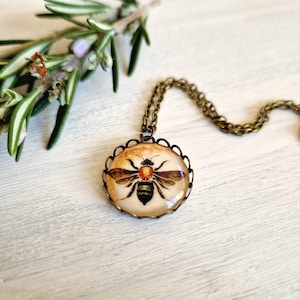 Bee necklace, Bee jewelry, natural necklace, handmade gifts, insect chain, cute Christmas gift for her, bee pendant, Honey Bee Necklace