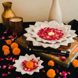 Exquisite Floral Marble Urli