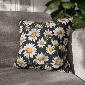 Daisy Floral Throw Pillow Cover, Cute White Daisy Cushion Case, Dark Aesthetic Botanical Pillow Case, Cottagecore Home Decor, Spring Decor