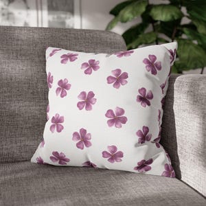 Purple Floral Throw Pillow Cover, Minimalist Flowers Cushion Cover, Botanical Pillow Case, Cute Spring Home Decor, Cottagecore Cushion Case