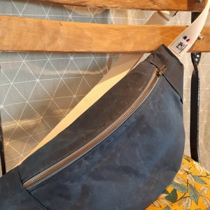 Fox oilskin navy blue fanny pack