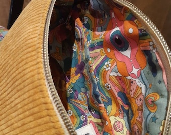 Sac banane velours jaune larges côtes et finitions dorées et motifs hippy