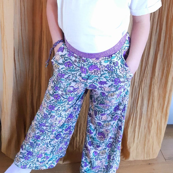 pantalon fluide fleurs et élastique pailleté violet