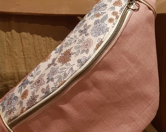 Sac banane toile rose et rabat fleuri