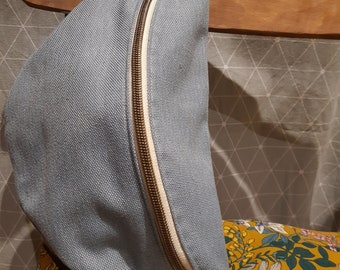 Bum bag in waterproof sky blue canvas and white corduroy