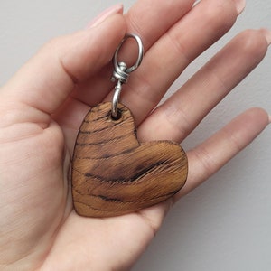 Unique heart keychain made of oak wood, love-theme wooden keychains for a gift, valentine&#39;s day present