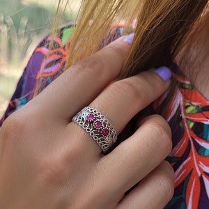 スターリングシルバーのフィリグリールビーリング：トルコのテルカリハンドメイドジュエリー