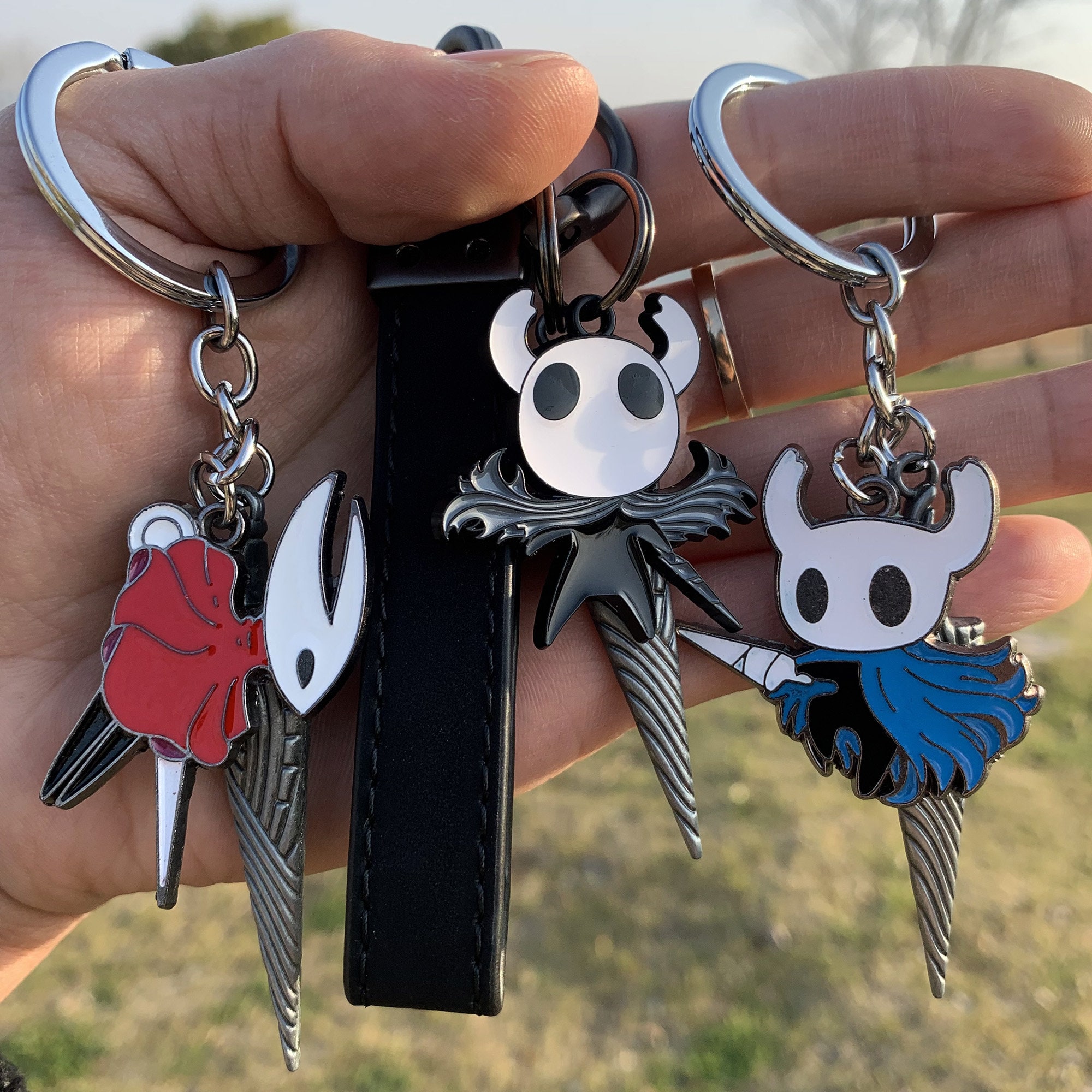 Game Hollow Knight Keychain Bone Nail The Pale king Figure Key
