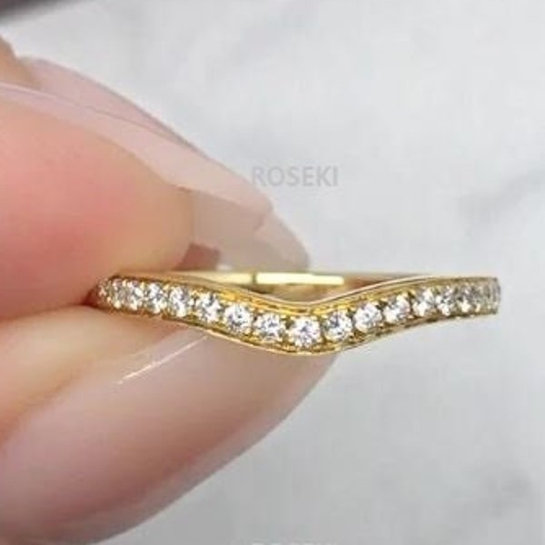 Round Cut Moissanite Curved Wedding band/14K Yellow Gold Promise Ring/unique vintage stacking matching band/wedding Bridal Gift for women