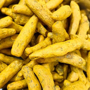 Pure Dried Turmeric Roots | Haldi Spices for Ayurveda, Golden Milk & Wellness