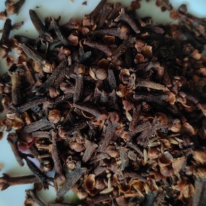 Whole Cloves | Laung | Kariyamboo | Lavanga | Lavang - Superior Quality Herbs & Spices Shipping Free