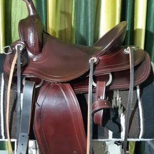 Westernsattel dunkelbraun Farbe Leder Pferdesattel Sitzfläche Größe 16 &#39;&#39; Zoll Versandkostenfrei