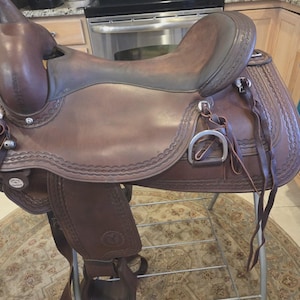 western saddle colour brown eco Leather horse saddle seat size 16&#39;&#39;custume saddle /inches  free ship