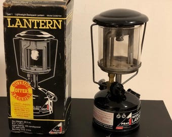 Vintage COLEMAN Lantern Model 222B Peak 1 With Carrying Case