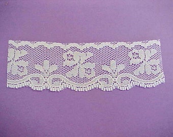 Lace, Lace Trim, Lace Trim by the Yard, Rochelle Lace, Lace, Sewing Notions, Sewing, Lace Trimmings, Vintage Lace, Lace by the Yard Q-1540IV