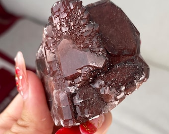 光沢のある「チョコレート」カルサイト結晶標本｜赤褐色の立方体