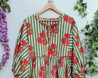 Vestido midi de algodón hecho a mano: vestido de festival con estampado de fresas
