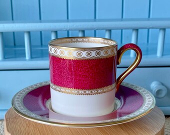 Wedgwood Ulander Powder Ruby Tea Cup Saucer: Gold Bone China