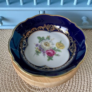 Very Rare Hard to Find Mint Condition, Vintage Lindner Kueps Bavaria Cobalt Blue  Bowls, Roses & Gold Decor, Made in Germany, 24 Karat Gold