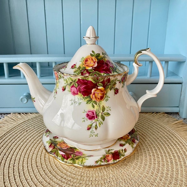 Vintage Royal Albert "Old Country Roses" Teapot and Trivet, Beautiful Edition, Fine Bone China, Roses Decor, Previously Loved, Made England