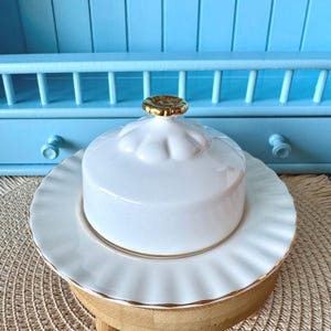 Vintage Royal Albert "Val D'Or" Butter Dish, Lidded Butter Dish, Bone China, Previously Loved, Perfect Gold Knob, White Gold Decor, England