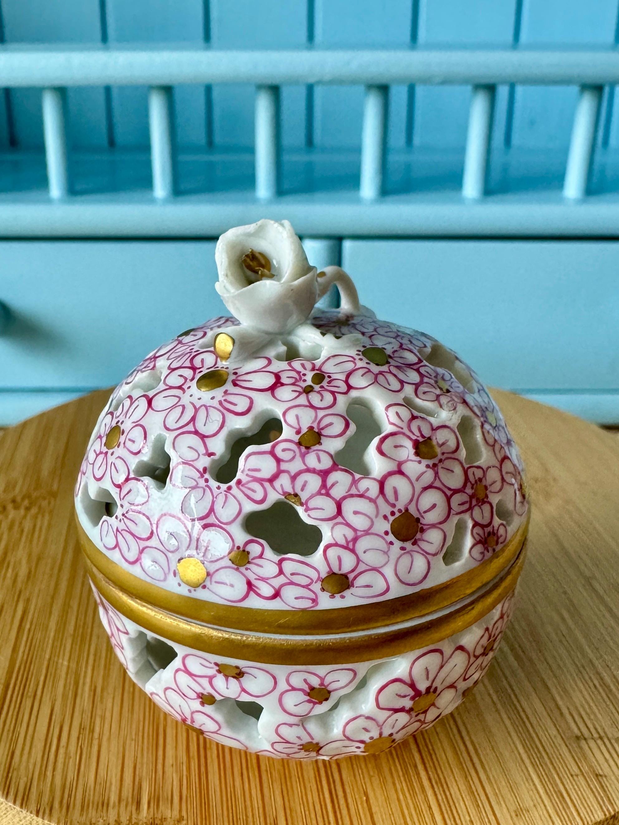 新品 ヘレンド ボンボニール 透かし ハート型 並行輸入品 新品