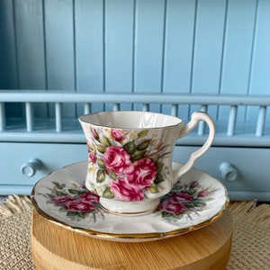 Vintage &#39;Royal Windsor&#39; Tea Cup & Saucer, Fine Bone China, Multiple Pink Roses Decor Teacup, Demitasse, Perfect Condition, Made in England