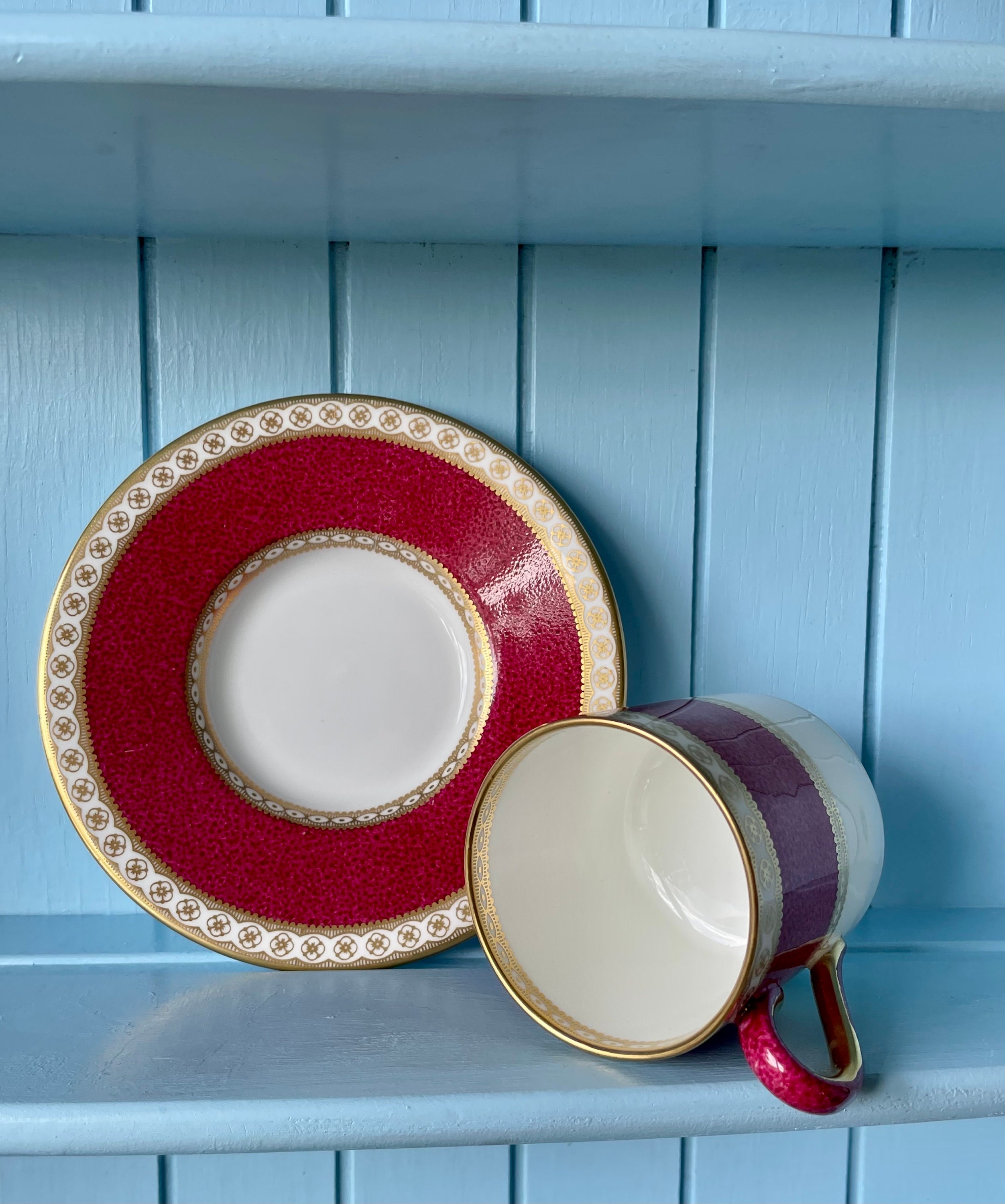 Hard to Find Rare Vintage Wedgwood Ulander, Powder Ruby