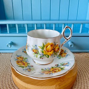 Vintage Elizabethan Taylor & Kent , Bone China TeaCup and Saucer, Yellow Roses Decor, Gold Trim, Previously Loved, Hand Decorated, England