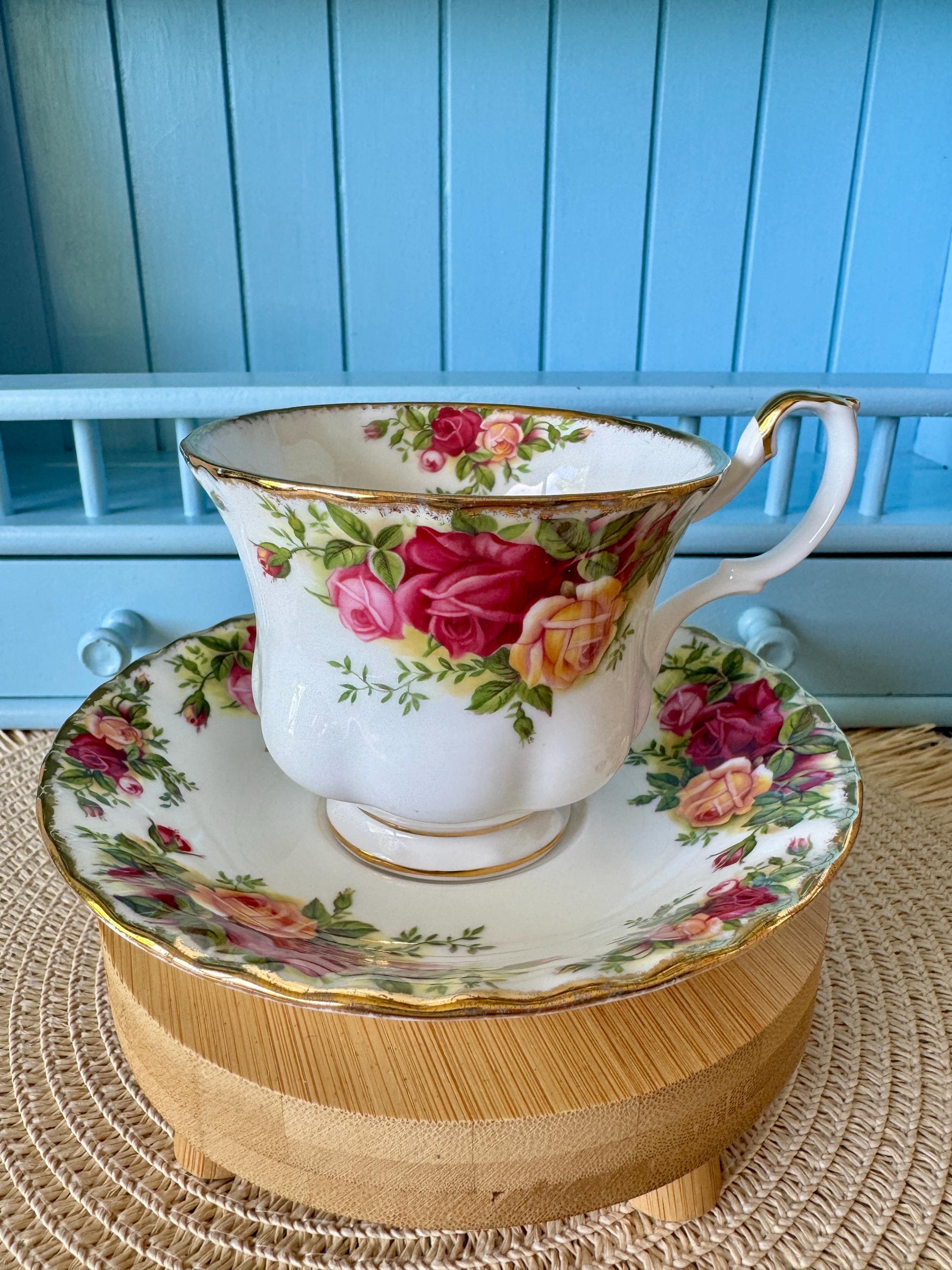 Vintage Royal Albert Old Country Roses Teacup & Saucer | Montrose Shape | English Bone China | Vintage Floral Tea Cup | Classic China Gift