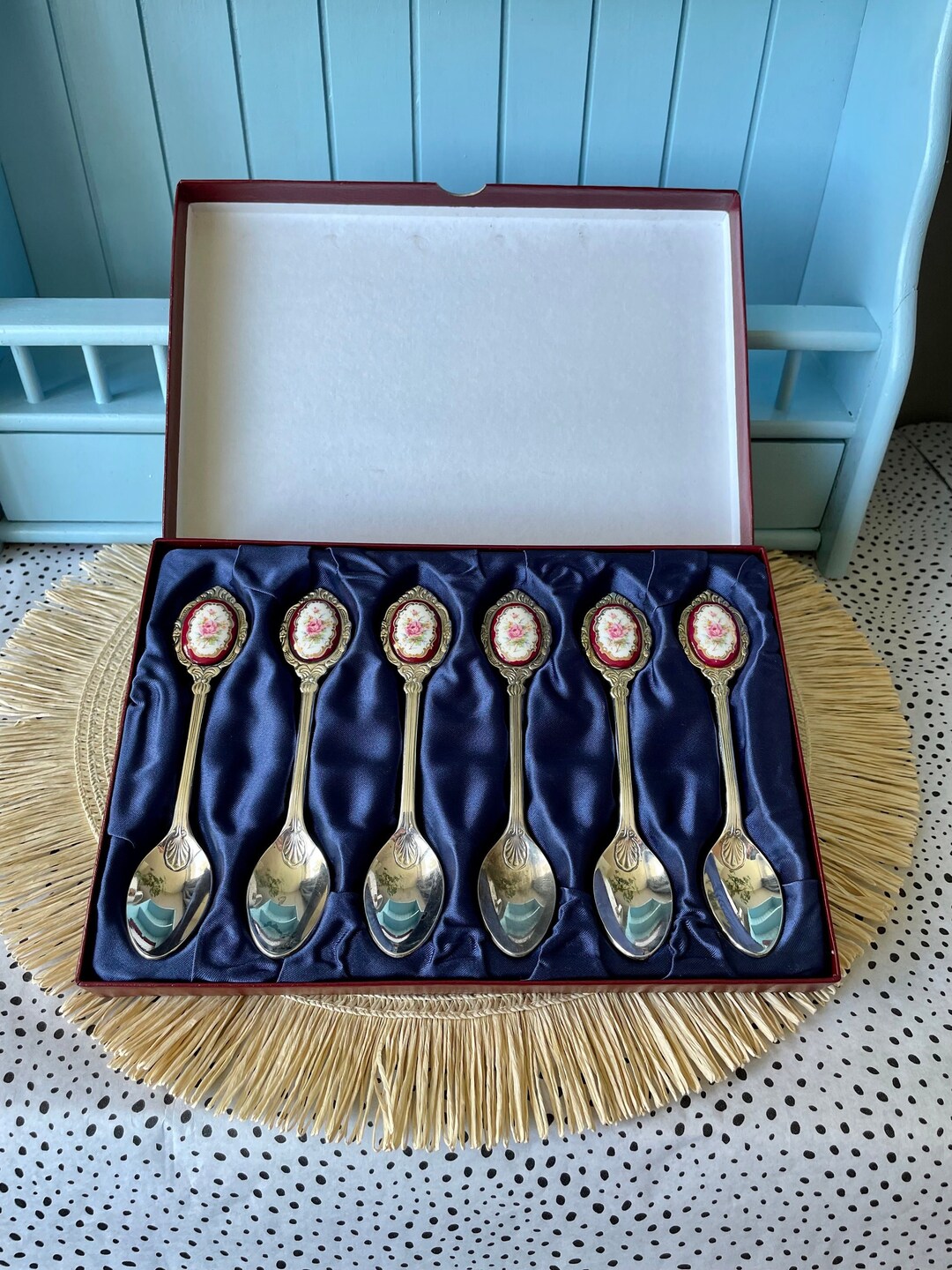 6 Vintage Collectible Novelty ROYAL ALBERT Style Lady Hamilton/carlyle