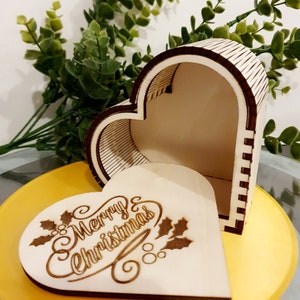 Caja regalo con tapa corazón cortado con láser