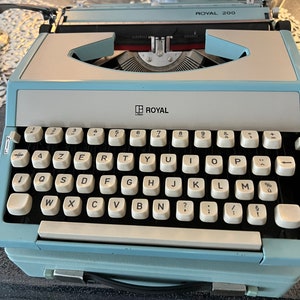 Royal 200 typewriter