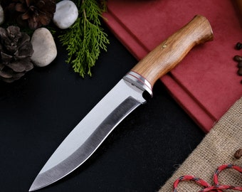 Personalizowany nóż Bushcraft z rękojeścią z drewna orzechowego, spersonalizowany nóż na prezent, skórzana pochwa, ręcznie robiony nóż, grawerowany nóż, narzędzie survivalowe