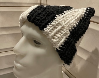 Bonnet oreilles de chat volumineuses fait main au crochet limité pour l'hiver chaud