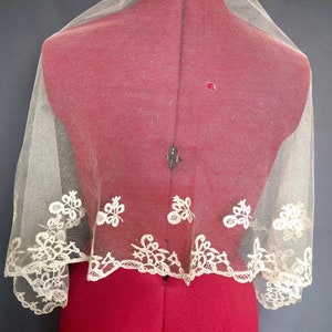 Antique Honiton lace bonnet veil from 1830-1840