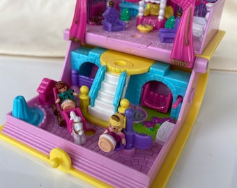 100% complete. In mint condition. Vintage Bluebird 1995 Polly Pocket Sparkling Palace - Enchanted Storybook