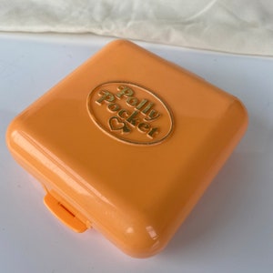 Compact only, excellent condition vintage Bluebird 1989 Polly Pocket Polly's Town House orange variation image 3