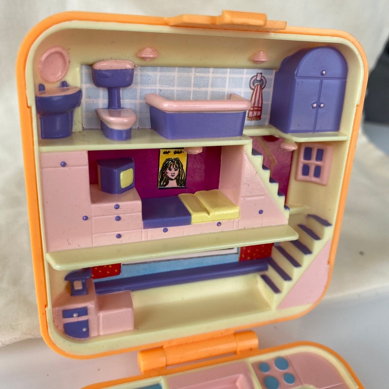 Compact only, excellent condition vintage Bluebird 1989 Polly Pocket Polly's Town House orange variation image 2