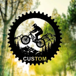 Panneau de vélo de montagne personnalisé, art mural en métal de vélo de montagne, panneau de nom de motard personnalisé, décoration de maison de motard, cadeau de cycliste, panneau de cyclisme