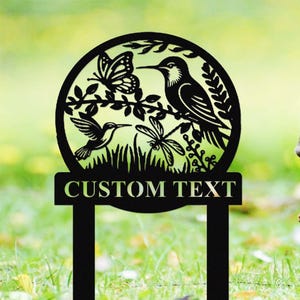 Cartello da giardino personalizzato con colibrì, paletto da giardino in metallo con colibrì, paletto con nome del giardiniere personalizzato, decorazione per aiuole, decorazione con cartello con colibrì