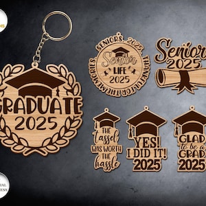 Pacote de chaveiros de formatura cortados a laser, presente de formatura, chaveiros para formandos SVG, turma de 2025, chaveiros de madeira para formandos SVG, Xtool, Glowforge