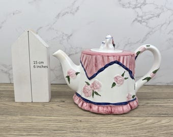 ヴィンテージノベルティティーポット：ピンクのバラのテーブルクロスデザイン、コテージコアキッチン