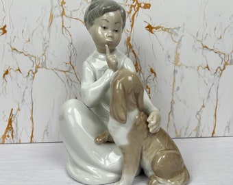 Lladro Junge mit Cocker Spaniel 4522 Porzellanfigur, nicht mehr im Handel erhältlich, glänzendes spanisches Sammlerstück